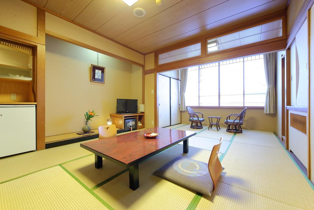 Awara Onsen Hot Spring Koubou Gurabaatei 호텔 객실 사진